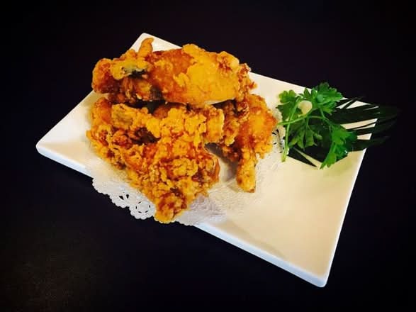A16 Fried Chicken Wings 炸鸡翅